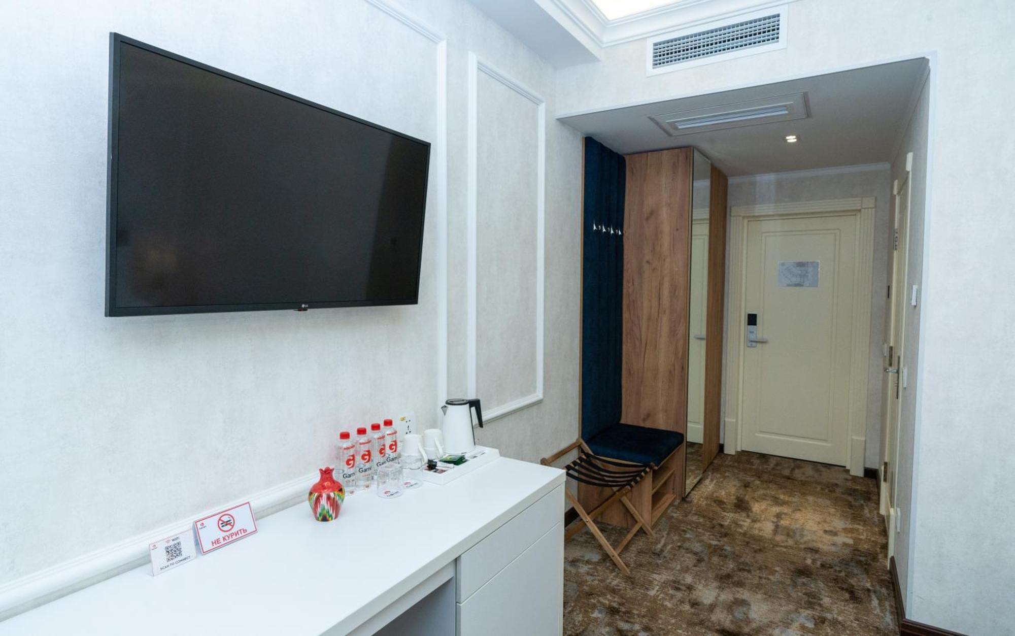 Garnet Hotel Tashkent Exterior foto
